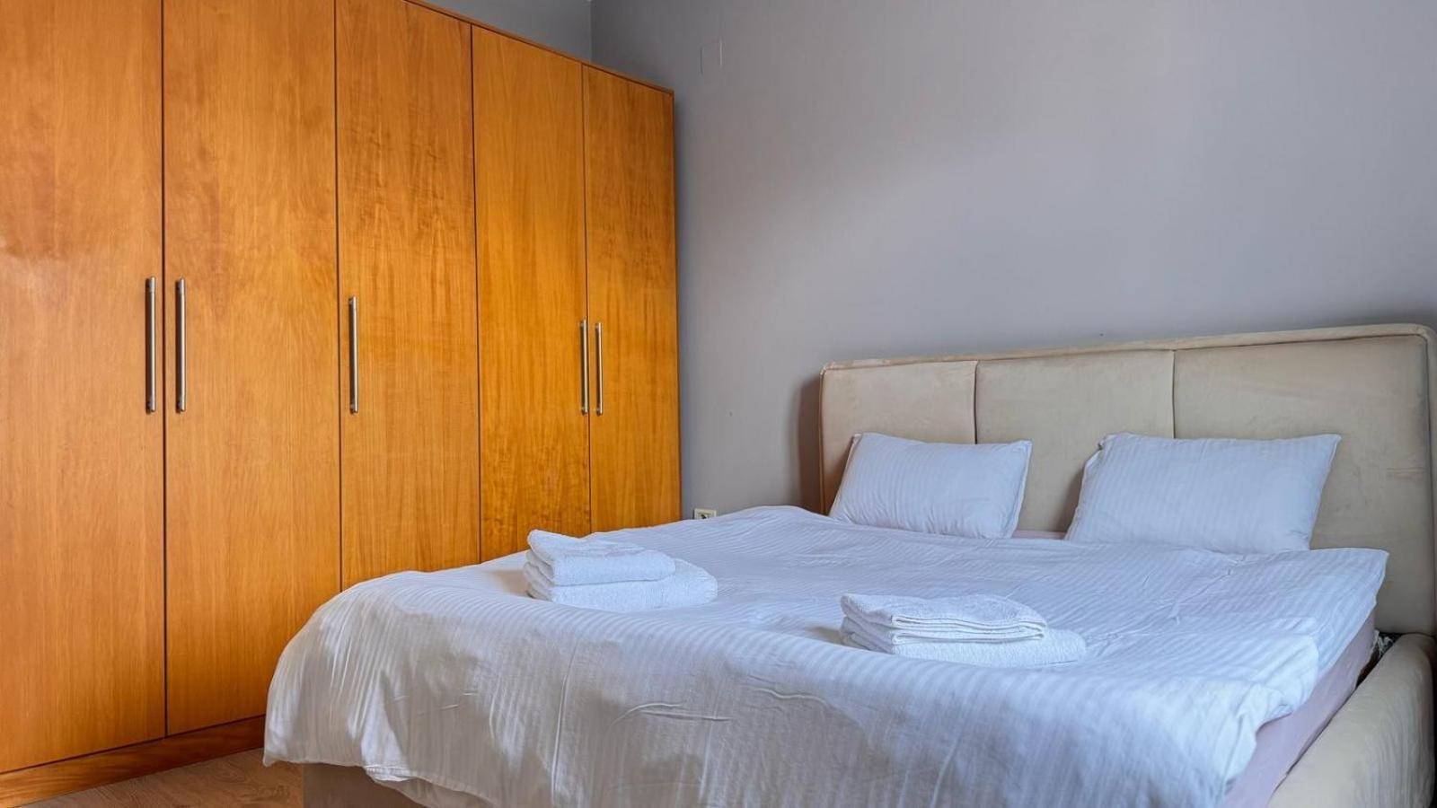 Terrace Flat In Heart Of Tirana Appartement Buitenkant foto